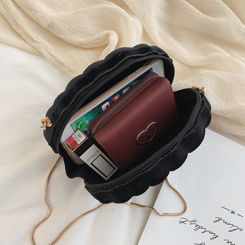Velours Schelp Chain Bag